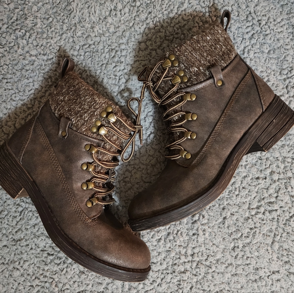 Ankle high boots